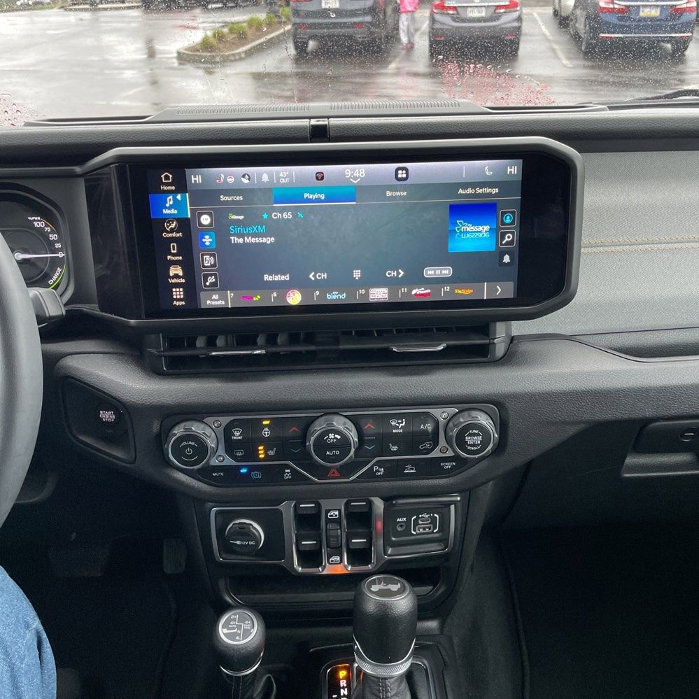 Used 2024 Jeep Wrangler Unlimited w/ Convenience Group image 20