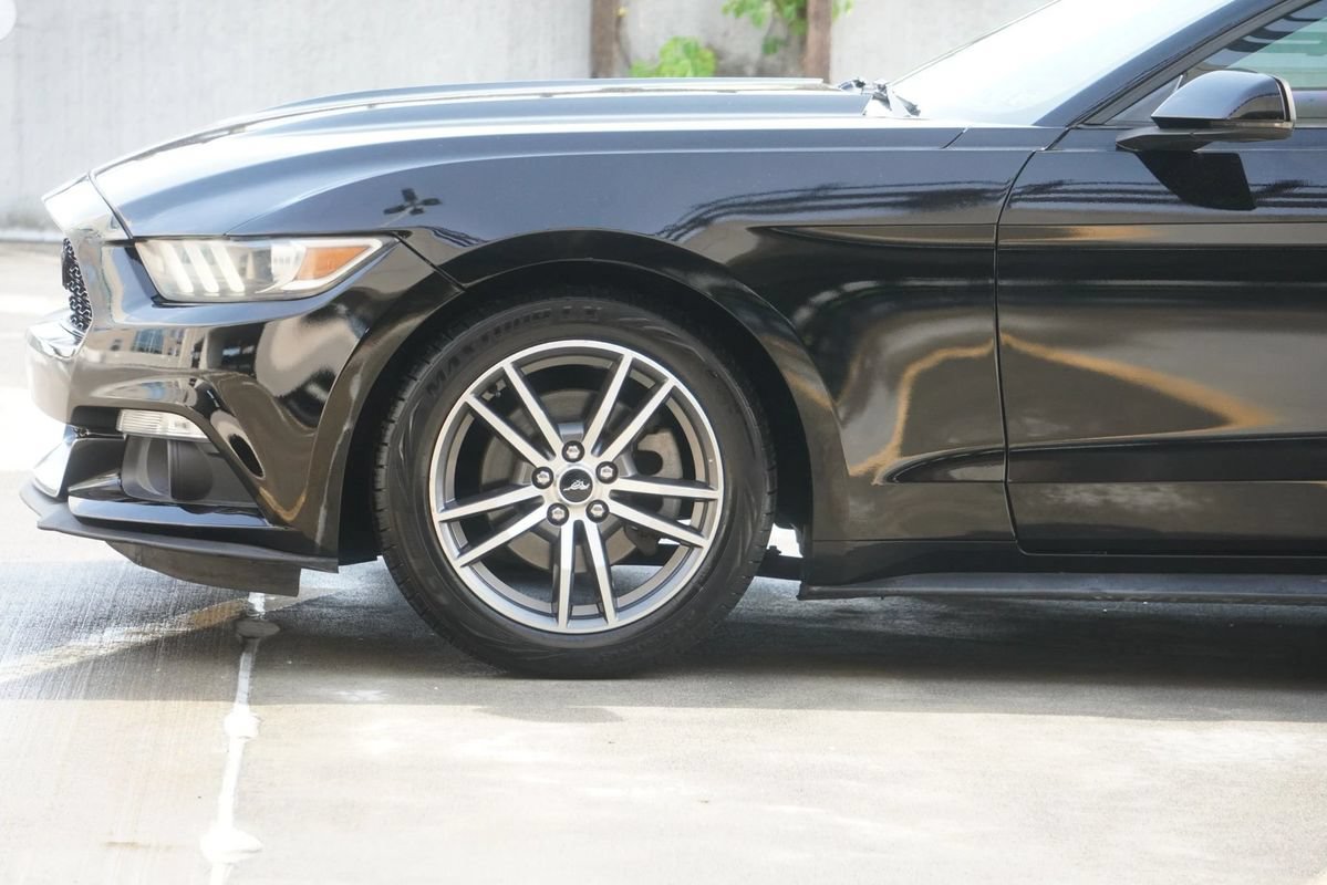 Used 2015 Ford Mustang Premium RWD image 37
