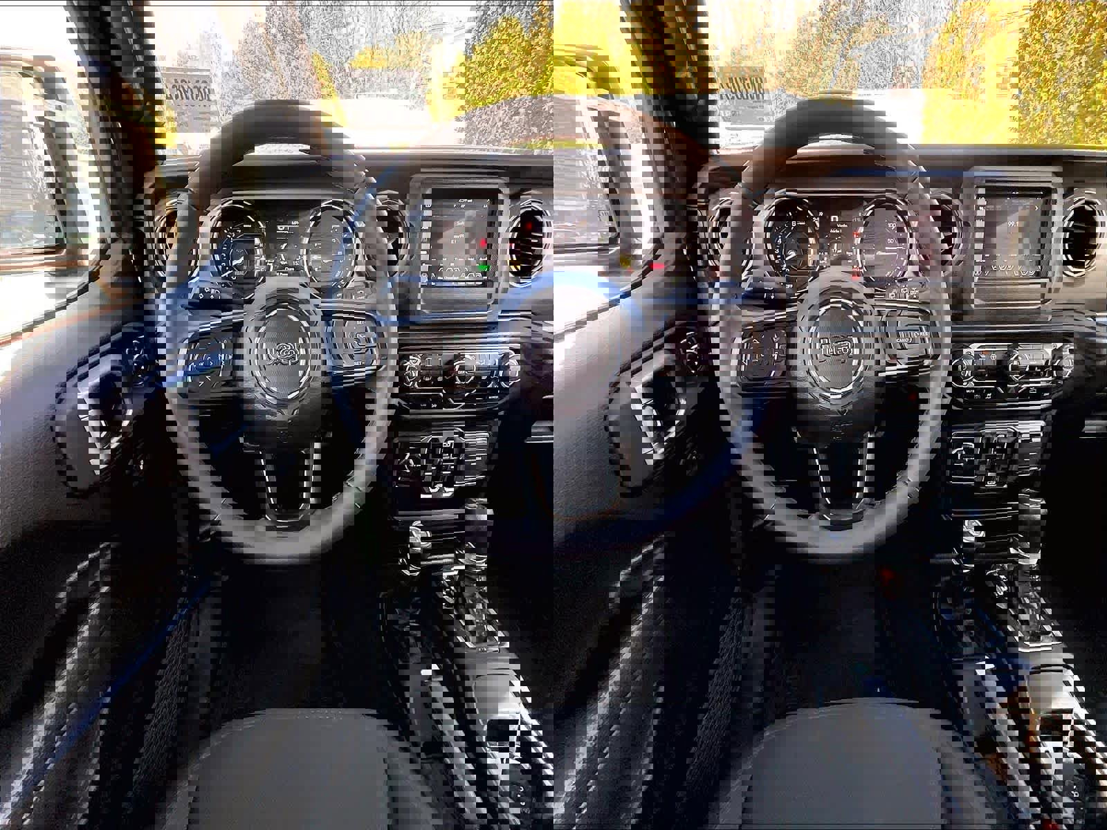 Used 2023 Jeep Wrangler Unlimited w/ Cold Weather Group image 17