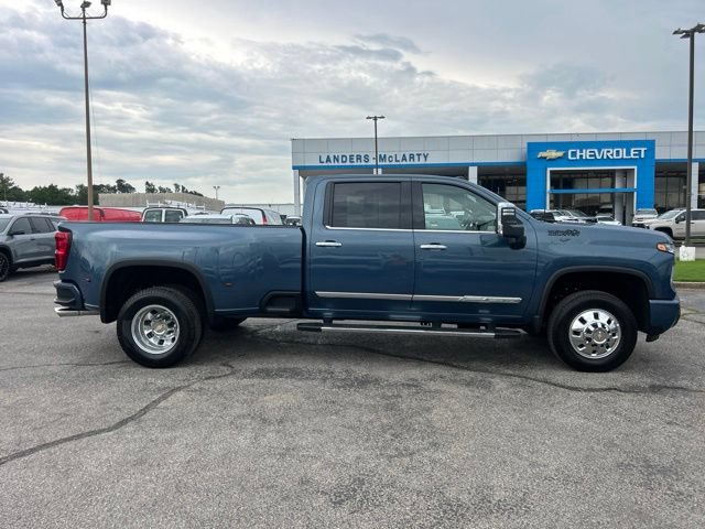 New 2026 Chevrolet Silverado 3500 High Country w/ Technology Package AWD/4WD image 2