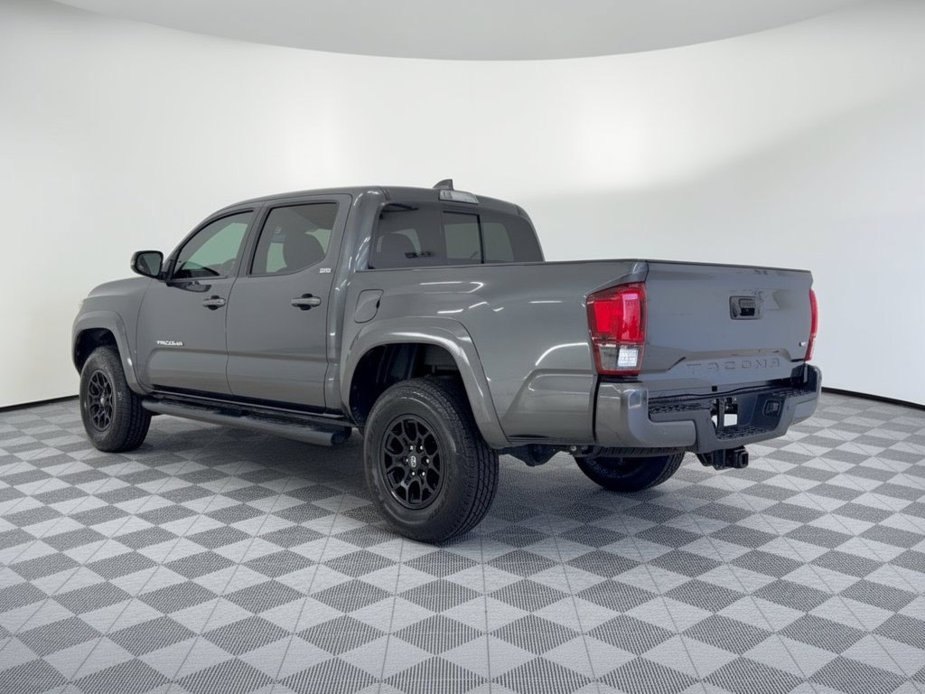 Used 2022 Toyota Tacoma SR5 RWD image 3