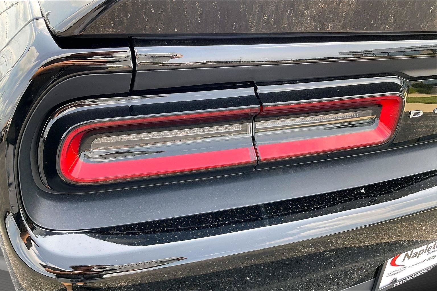 Used 2015 Dodge Challenger R/T Plus RWD image 27