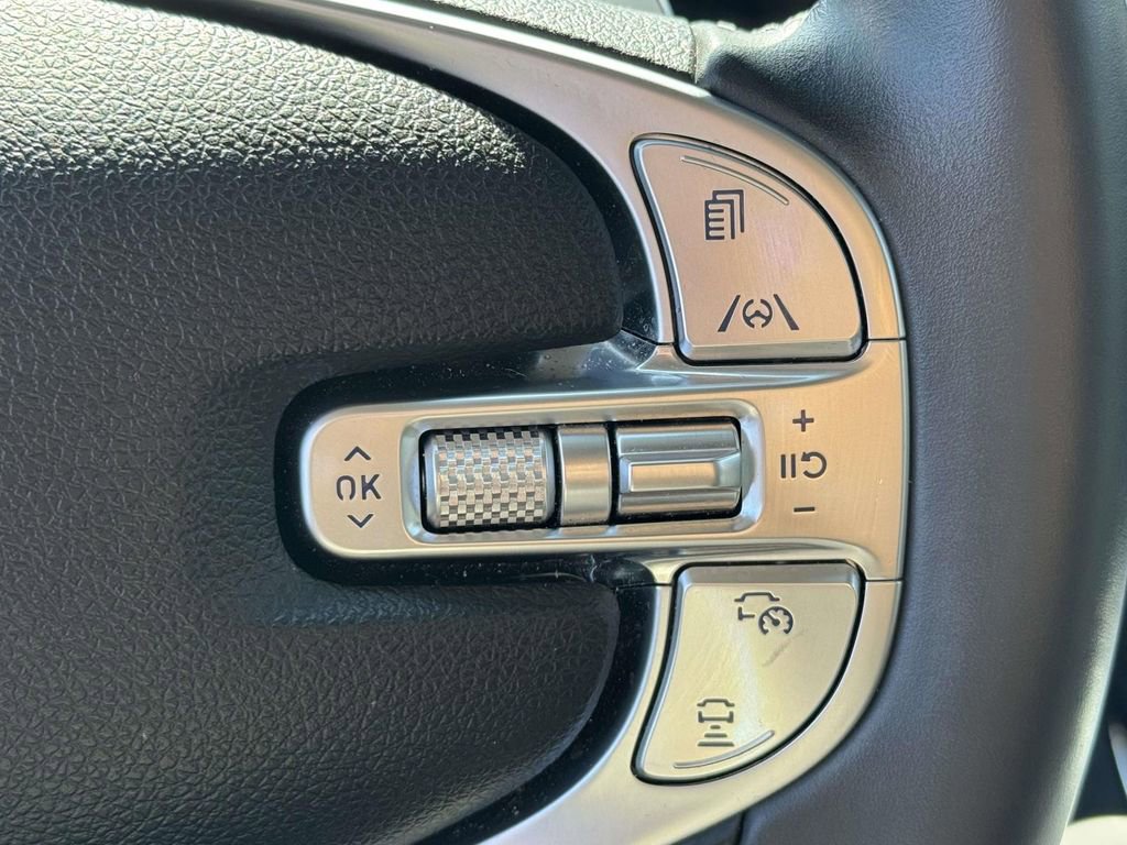 Certified 2025 Genesis GV70 2.5T AWD/4WD image 18