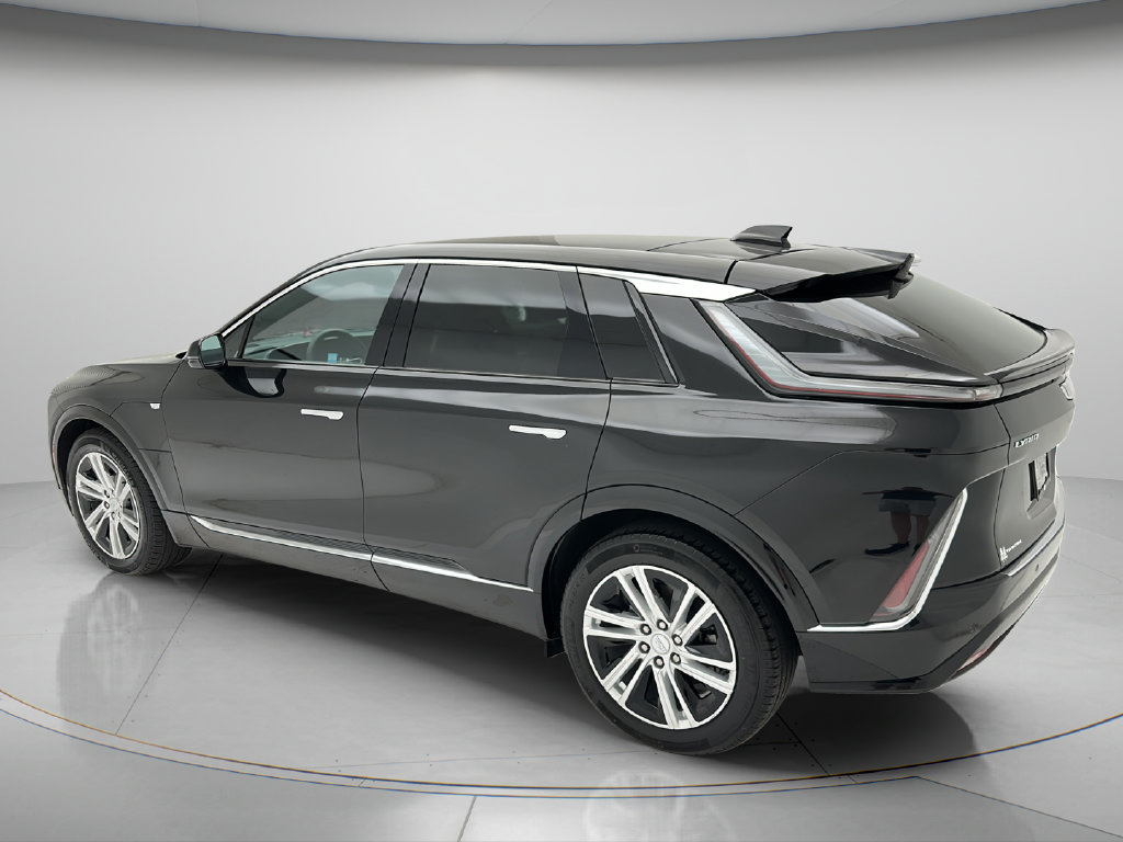 Used 2024 Cadillac Lyriq Tech AWD/4WD image 4