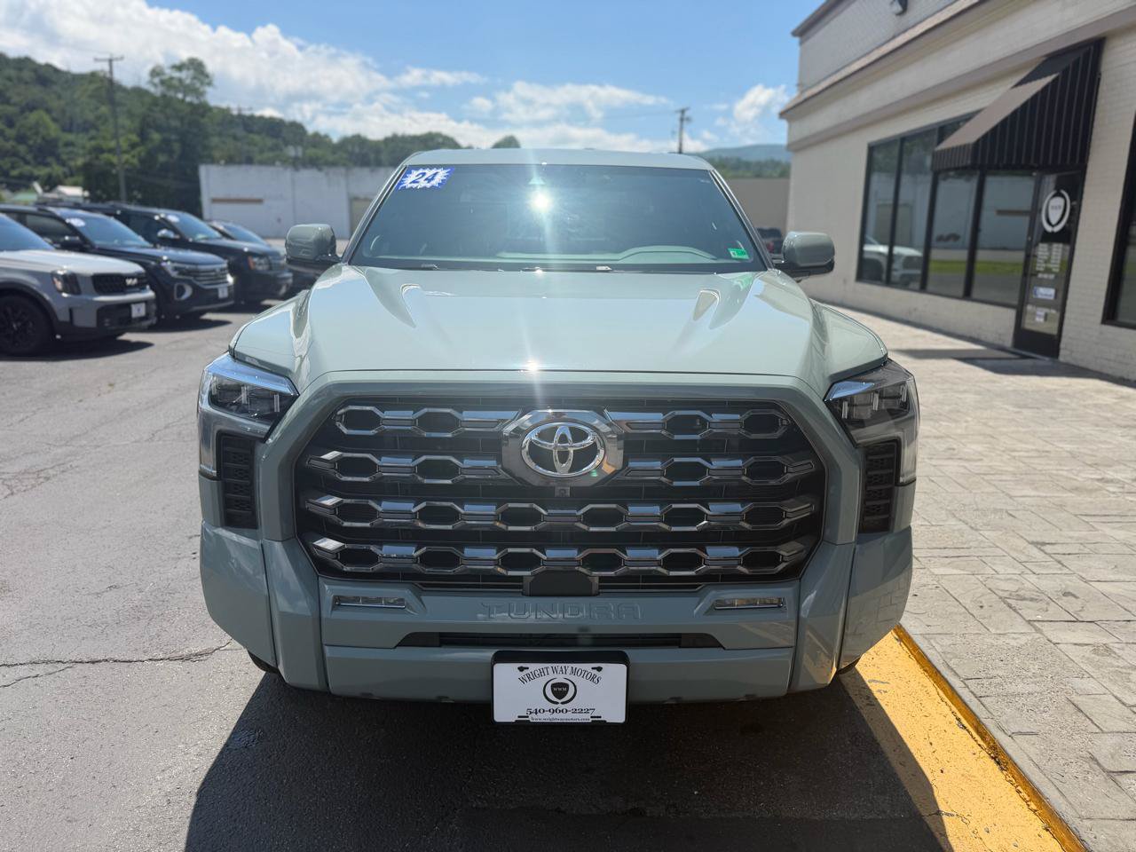 Used 2024 Toyota Tundra Platinum AWD/4WD image 7