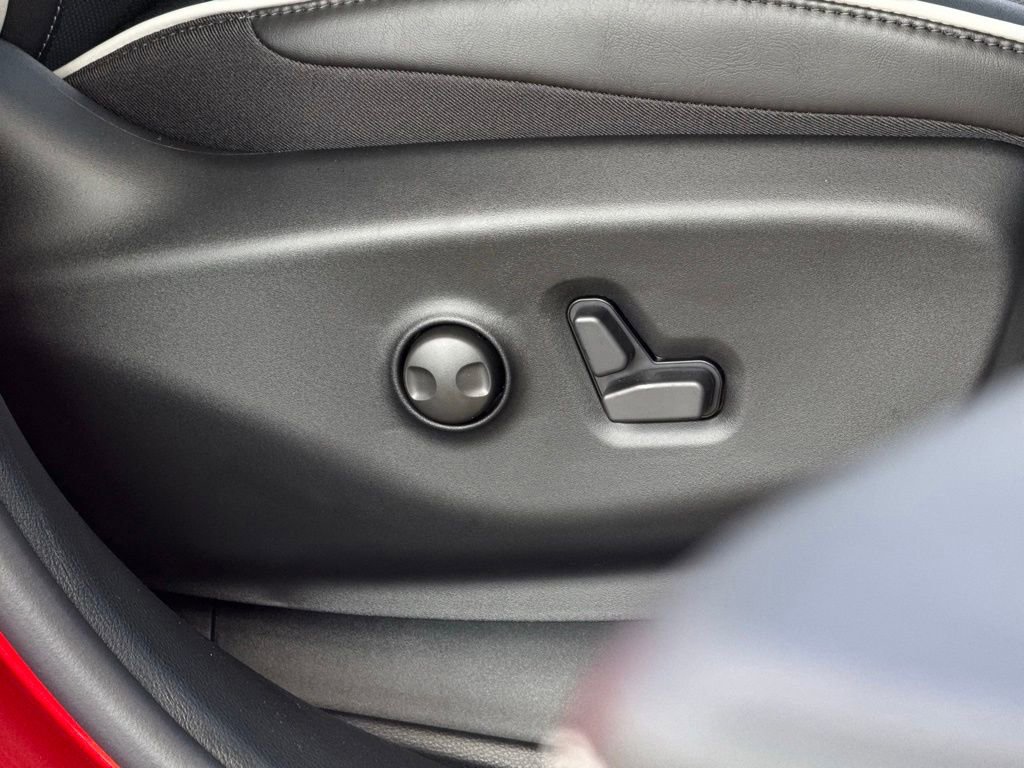 New 2027 Chrysler Pacifica Limited FWD image 60