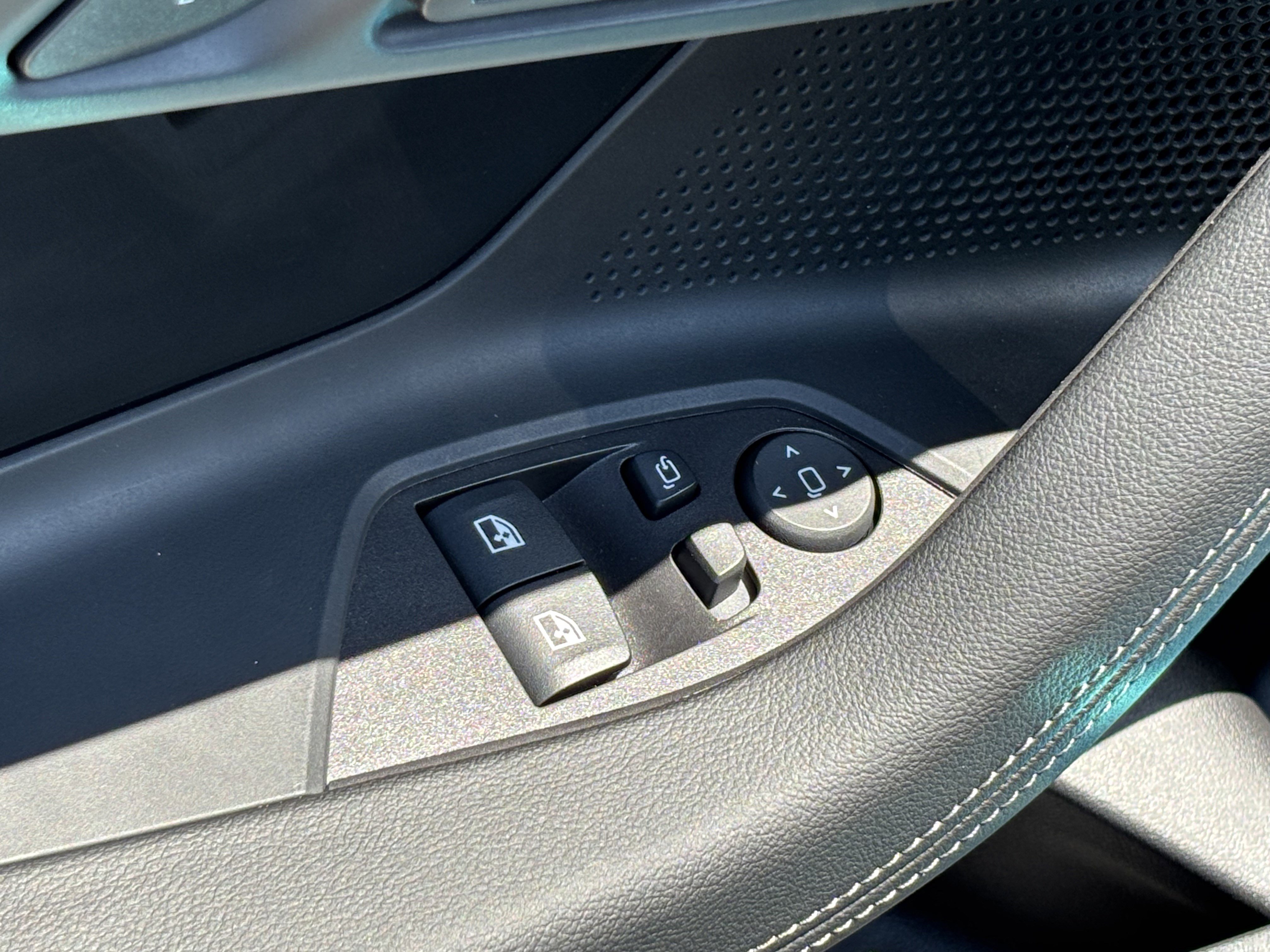 Certified 2025 BMW 230i Coupe w/ M Sport Package image 14