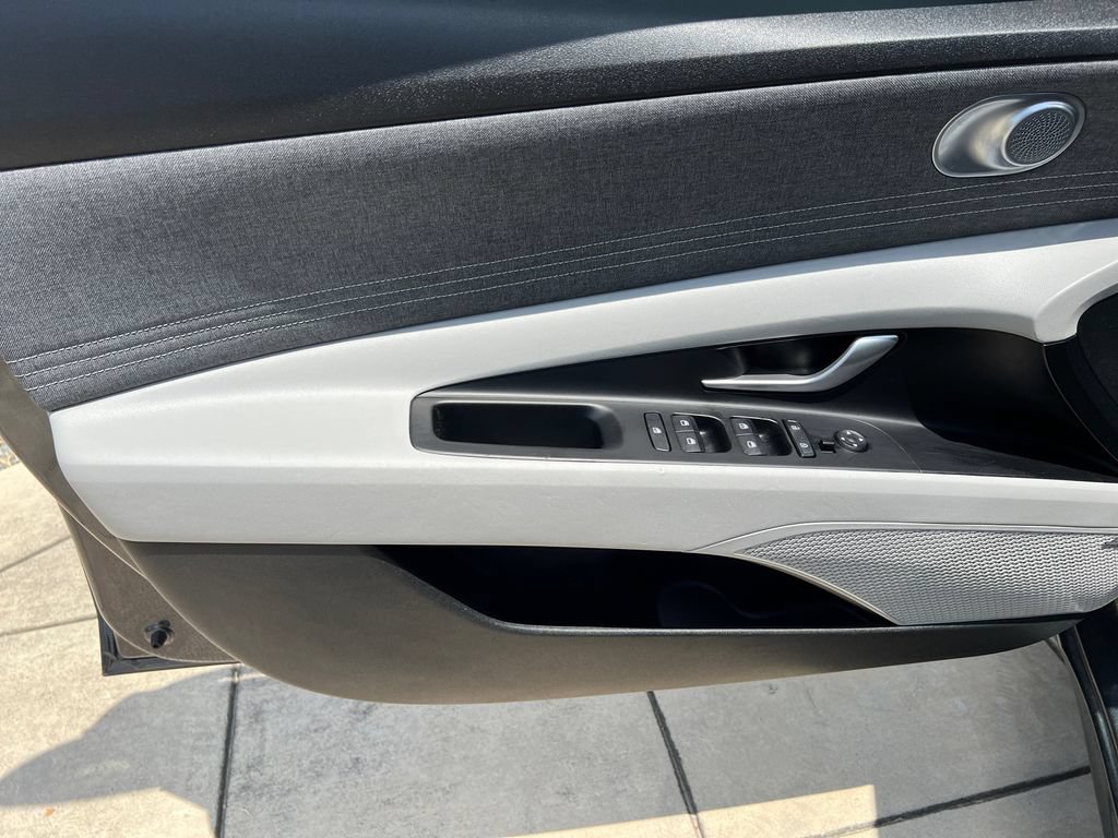 Used 2022 Hyundai Elantra Limited w/ Cargo Package FWD image 16