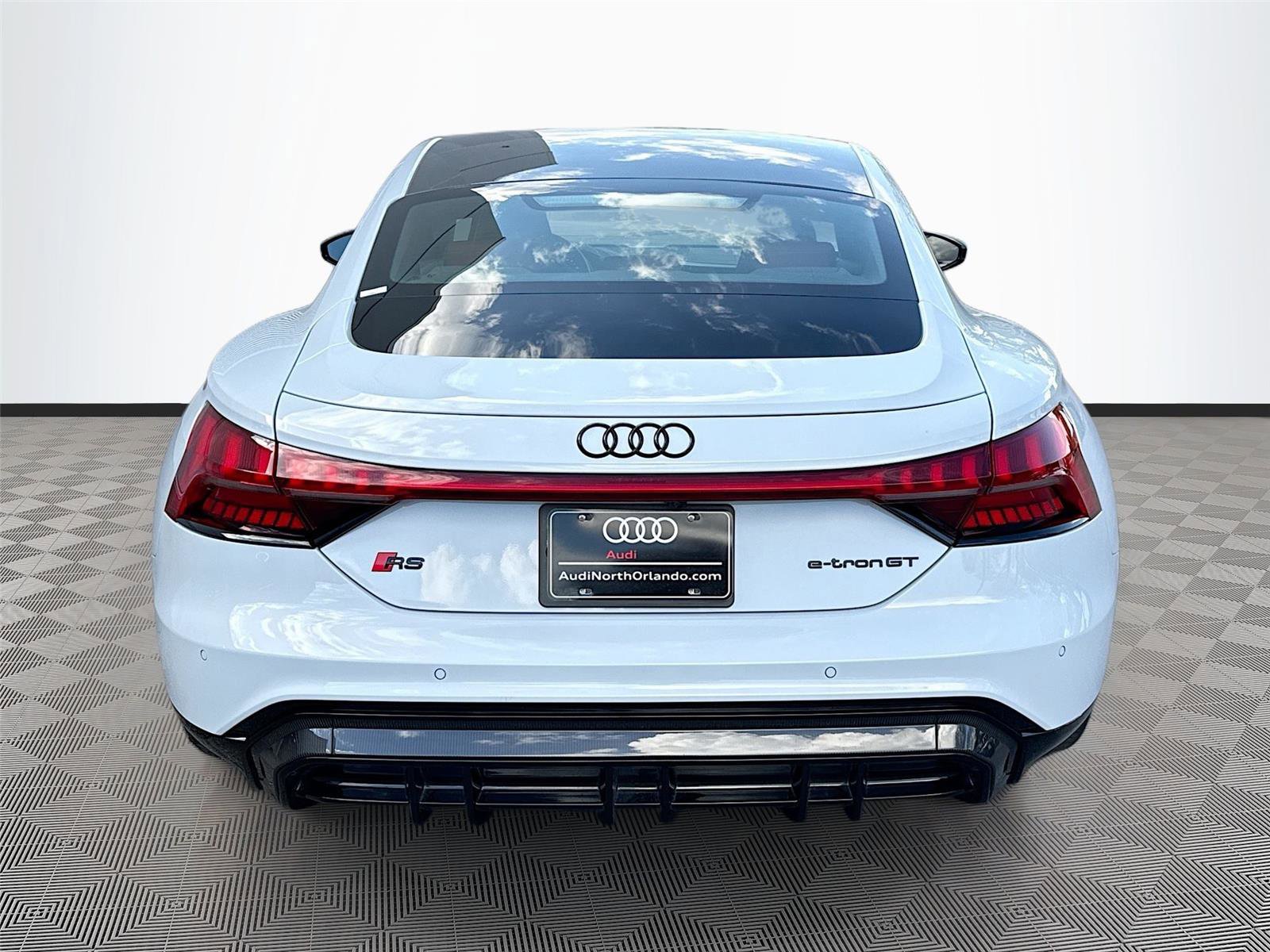 Used 2024 Audi RS e-tron GT w/ Carbon Performance Package AWD/4WD image 6