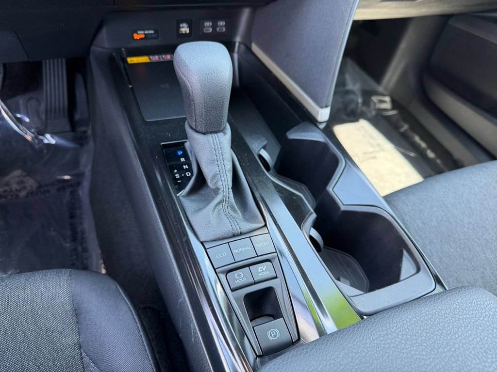 Used 2025 Toyota Camry LE FWD image 28