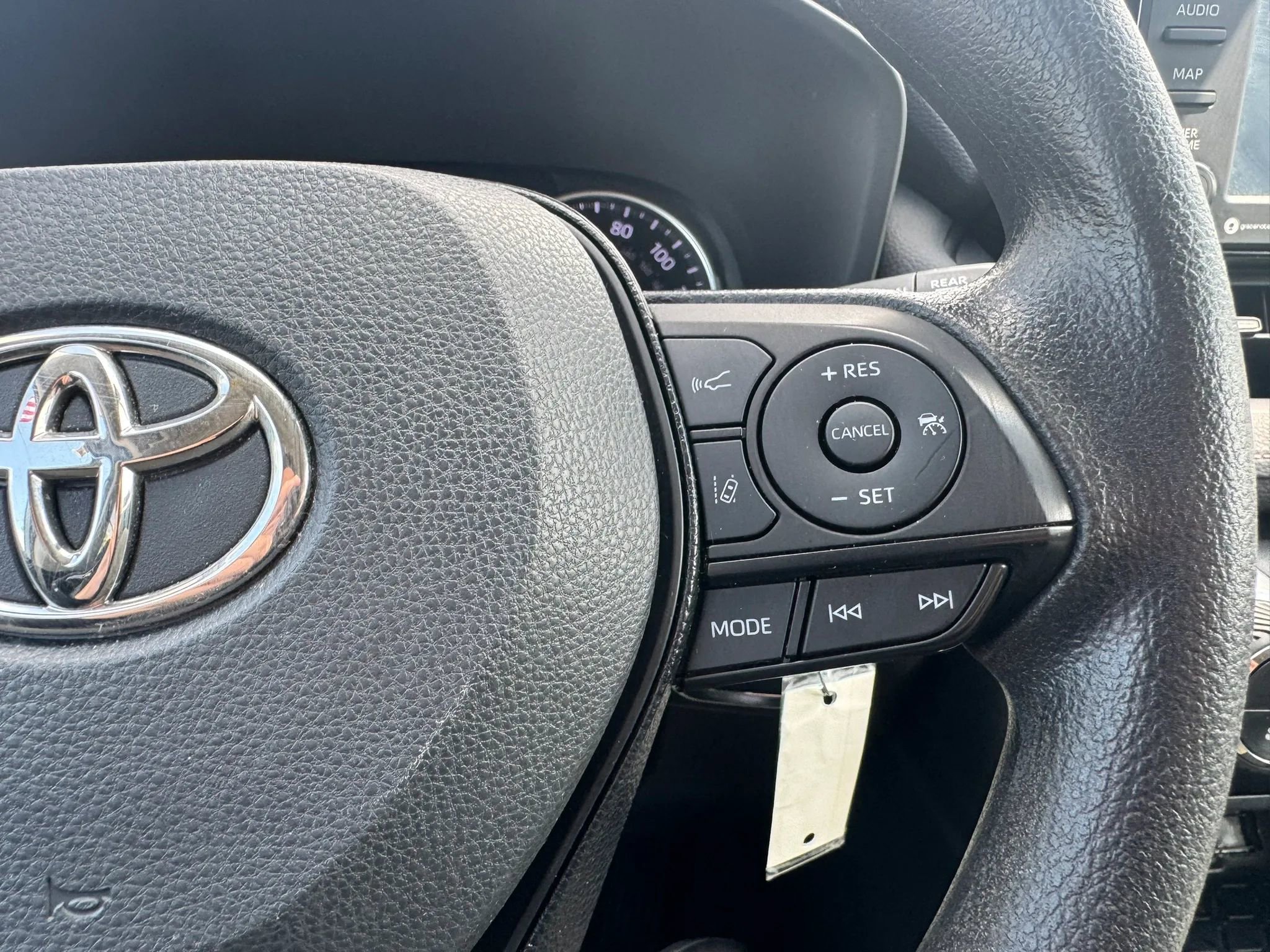 Used 2021 Toyota RAV4 LE AWD/4WD image 21