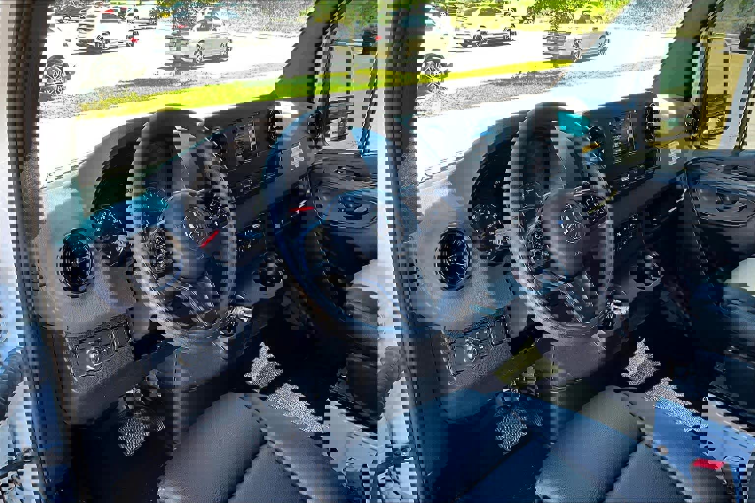 Used 2024 Mercedes-Benz Sprinter 3500 image 18