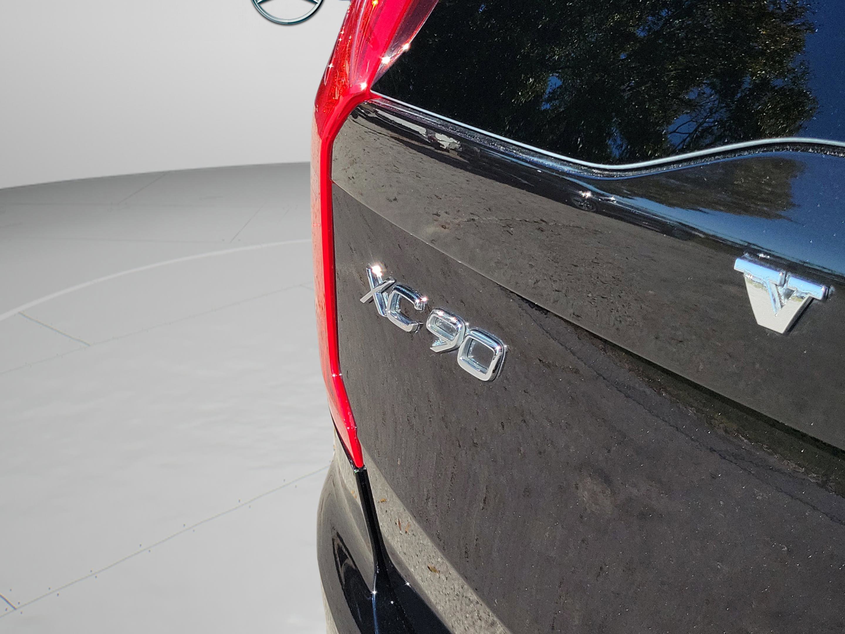 Used 2019 Volvo XC90 T6 Momentum w/ Protection Package Premier image 8