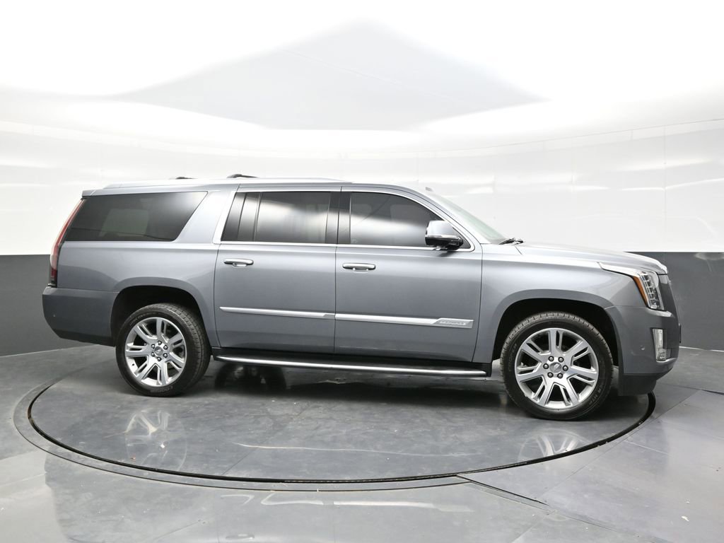 Used 2020 Cadillac Escalade ESV Luxury image 2