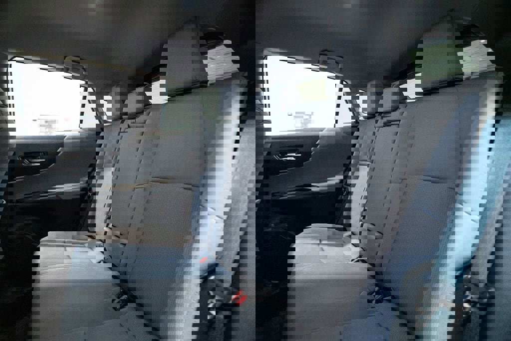 Used 2023 Toyota Venza LE image 33