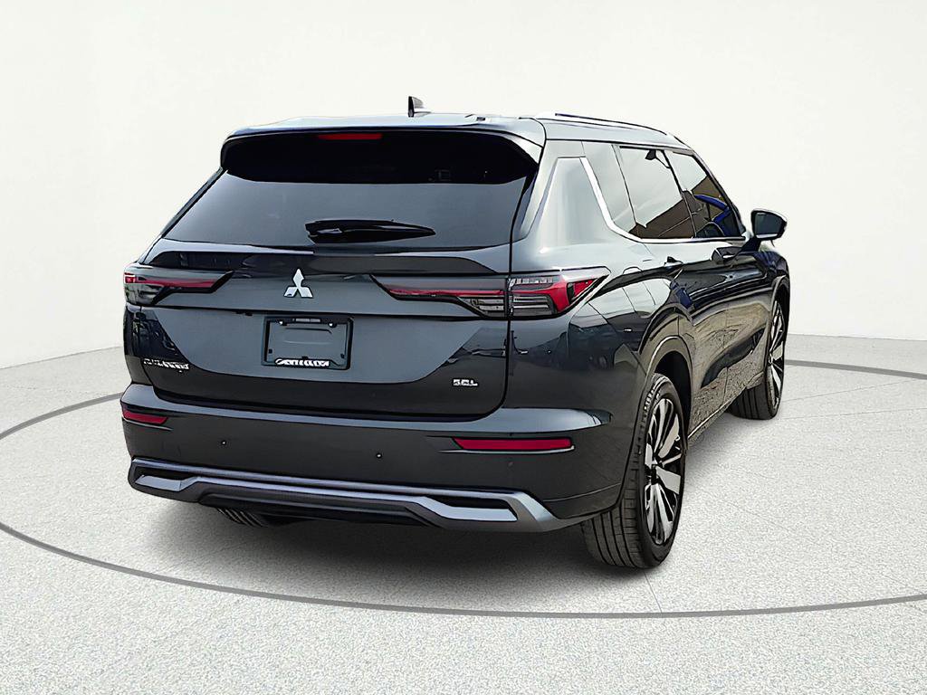 New 2026 Mitsubishi Outlander SEL image 6