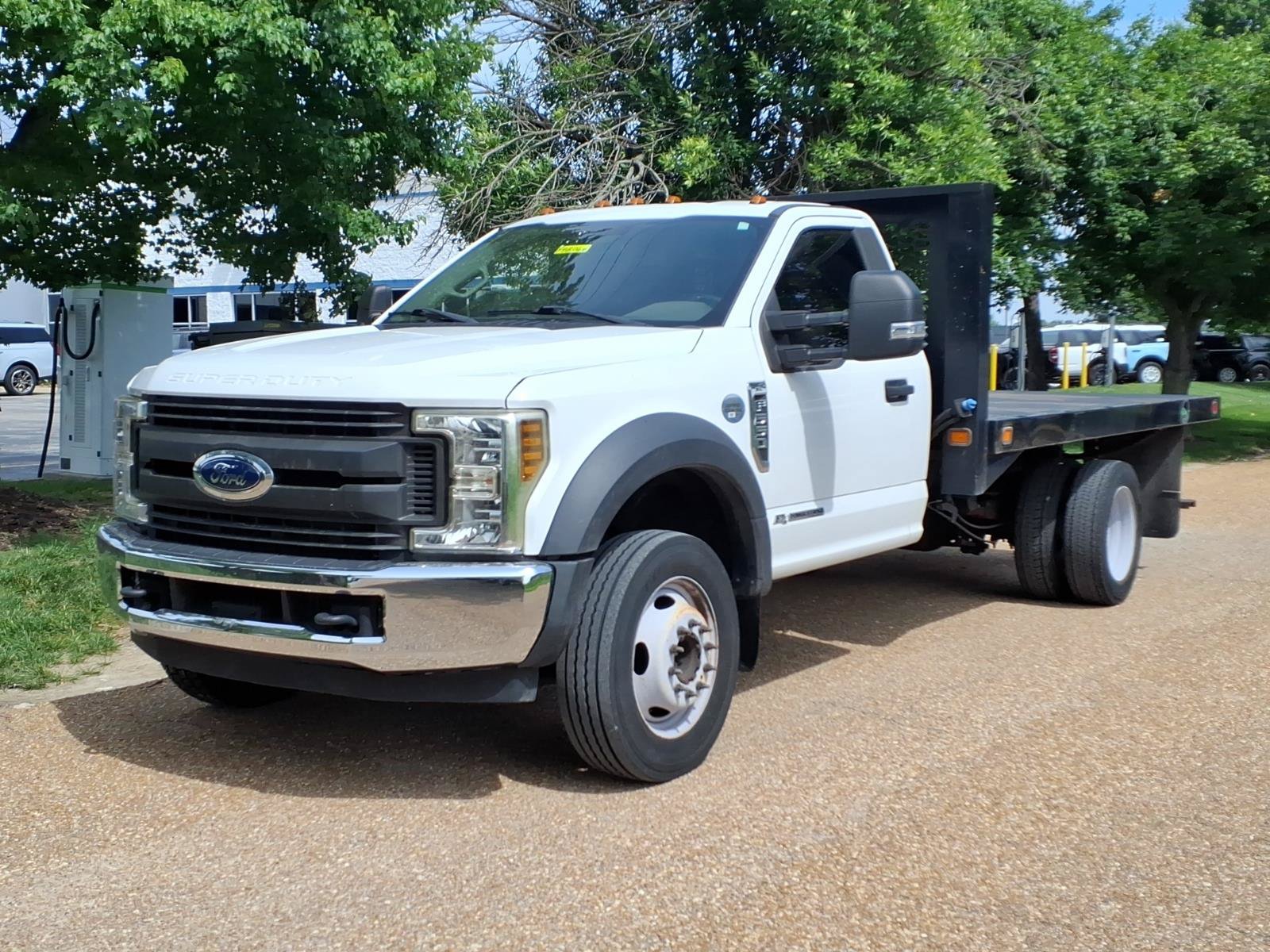 Used 2019 Ford F550 2WD Regular Cab Super Duty image 3