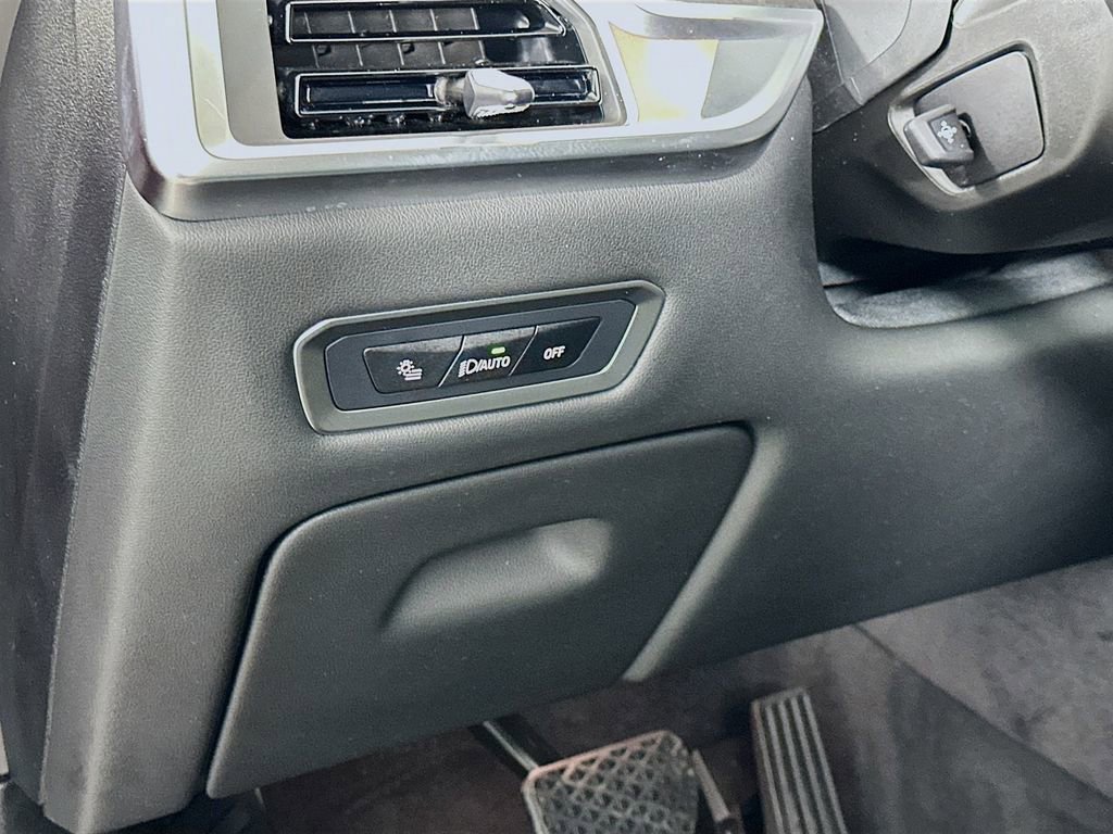 Used 2025 BMW X7 xDrive40i image 10