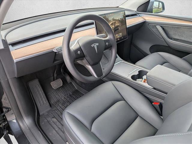 Used 2025 Tesla Model Y Long Range image 10