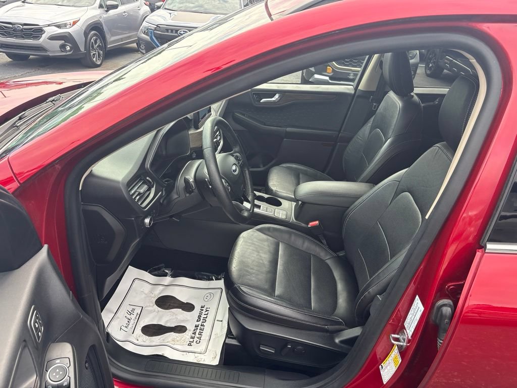 Used 2020 Ford Escape Titanium AWD/4WD image 9