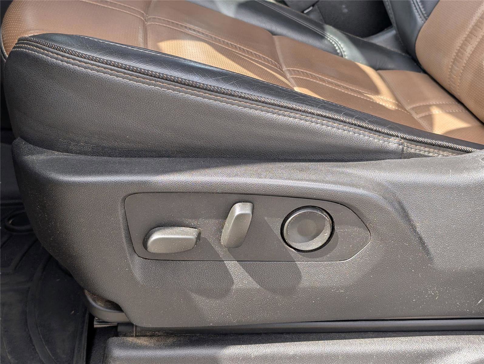 Used 2024 Chevrolet Silverado 2500 High Country w/ Technology Package image 11