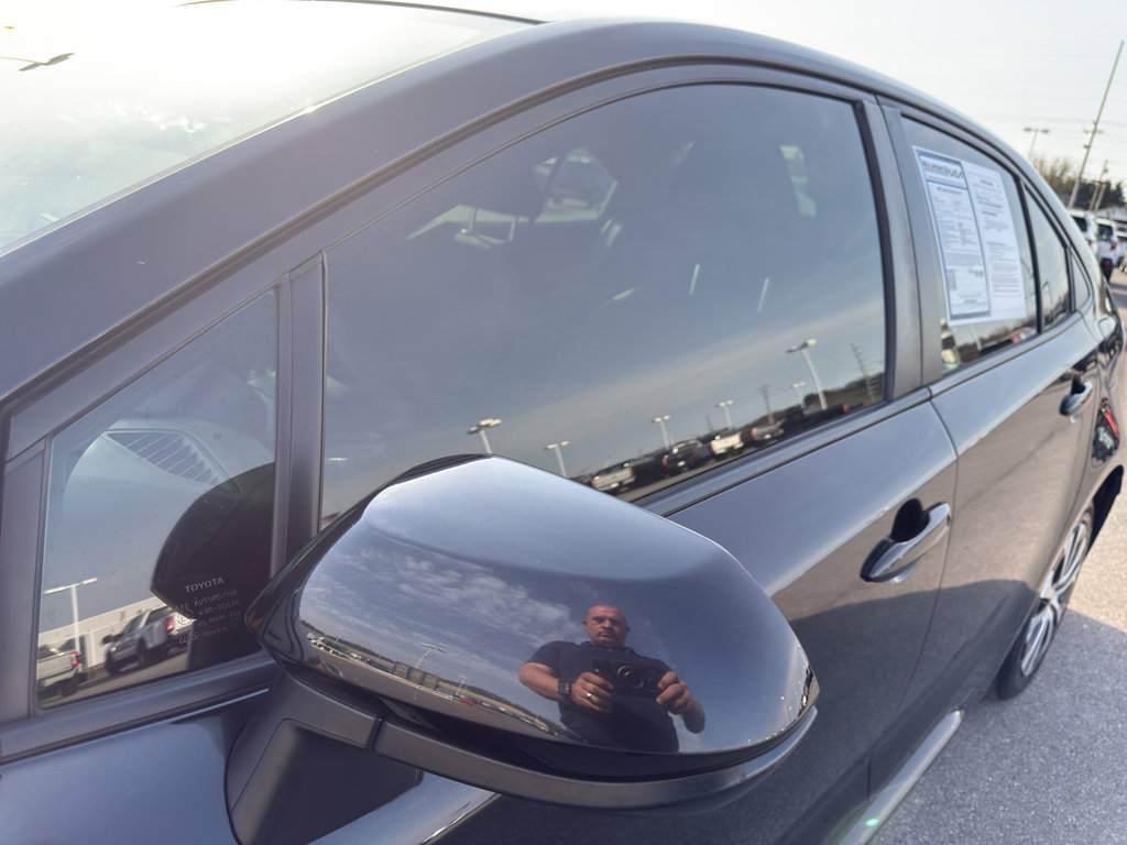 Used 2022 Toyota Corolla LE FWD image 16