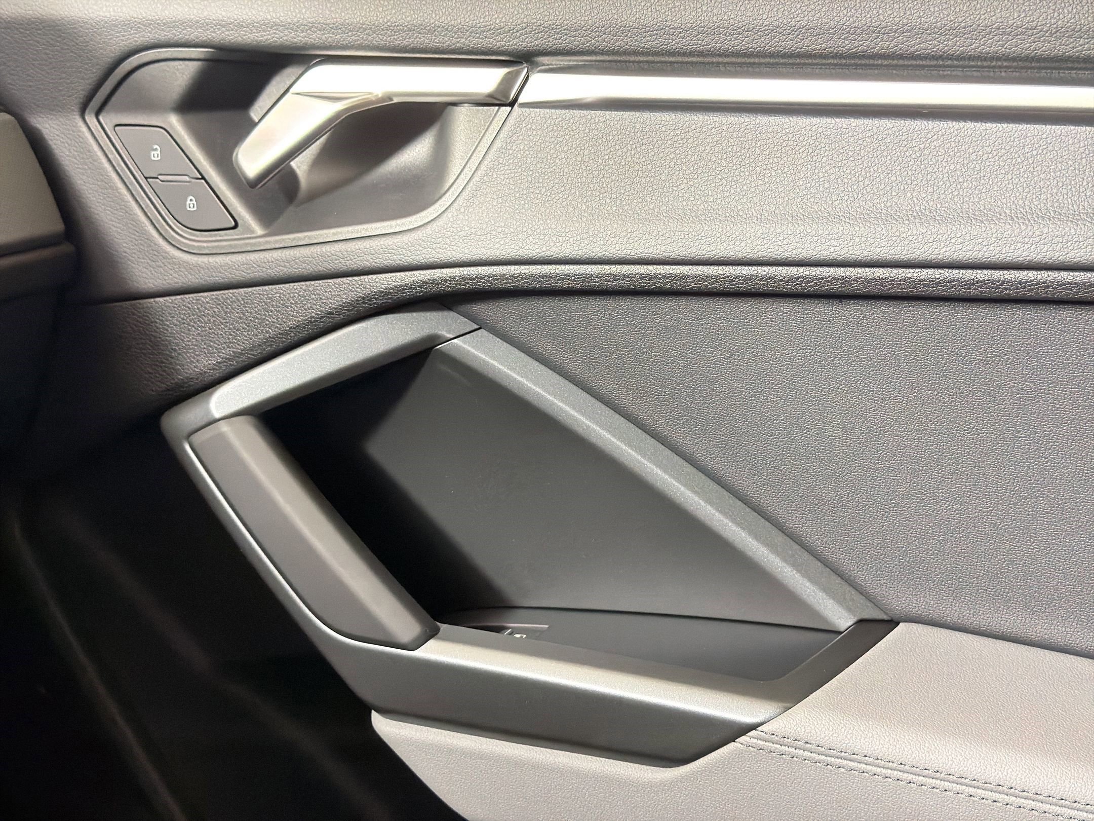 Certified 2025 Audi Q3 2.0T Premium w/ Convenience Package image 21