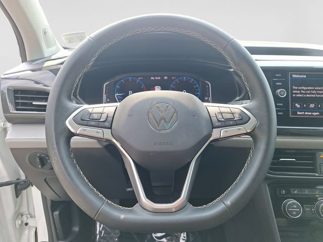 Certified 2022 Volkswagen Taos SEL w/ Panoramic Sunroof Package AWD/4WD image 13
