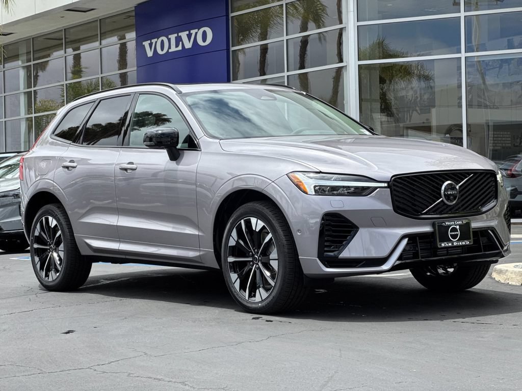 New 2026 Volvo XC60 T8 Plus w/ Climate Package PRO AWD/4WD image 7