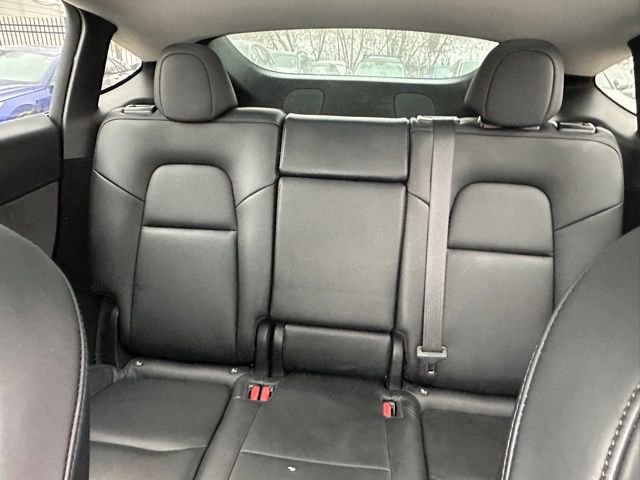 Used 2022 Tesla Model Y Long Range image 10