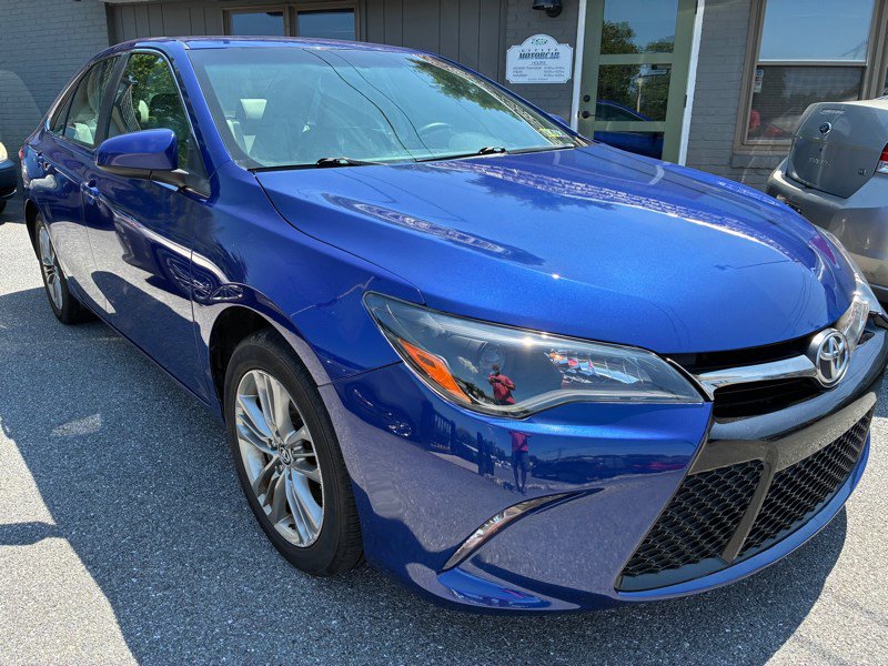 Used 2015 Toyota Camry SE image 3