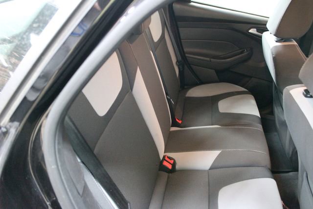 Used 2013 Ford Focus SE FWD image 11