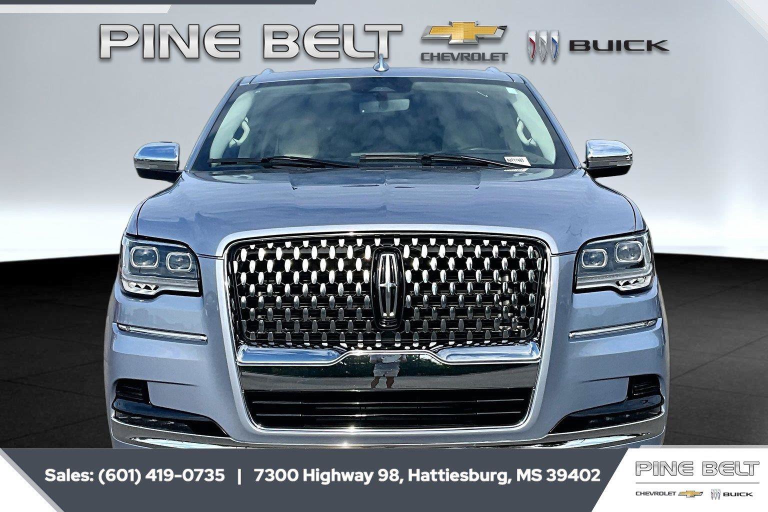 Used 2024 Lincoln Navigator Black Label AWD/4WD image 3