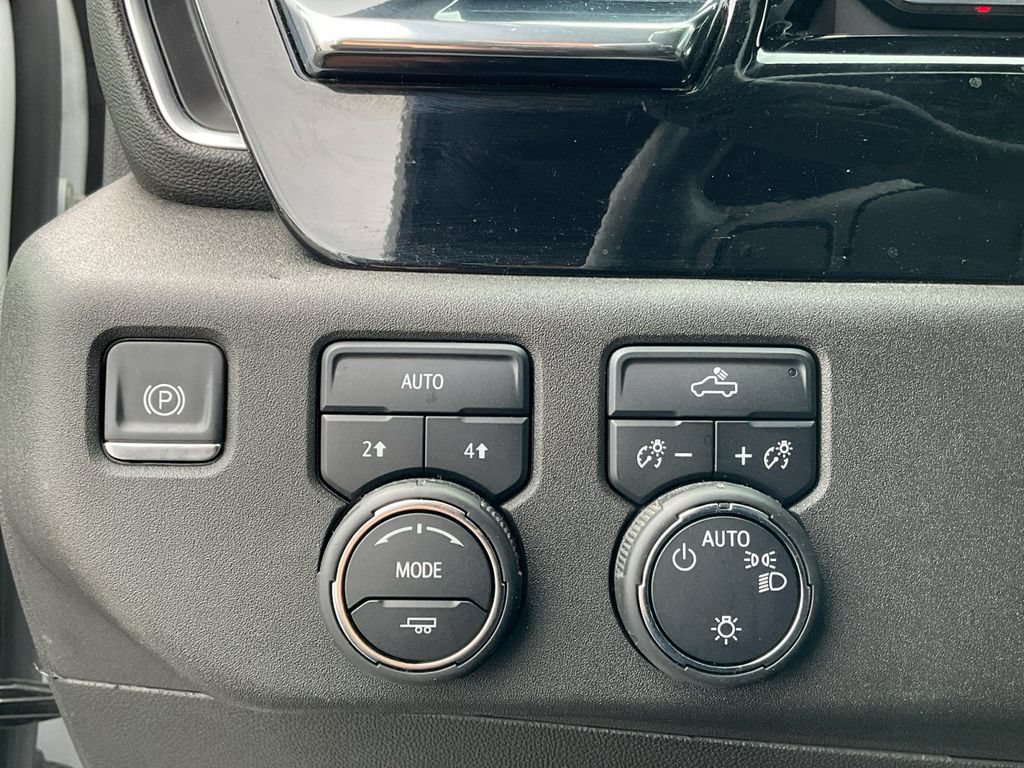 Used 2023 Chevrolet Silverado 1500 LT AWD/4WD image 31