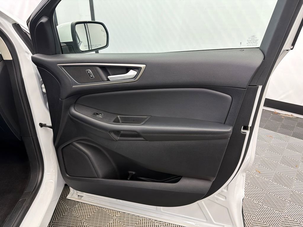 Used 2024 Ford Edge SEL AWD/4WD image 15