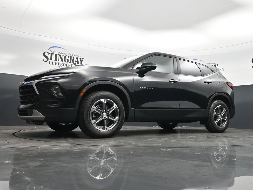 Used 2025 Chevrolet Blazer LT FWD image 28