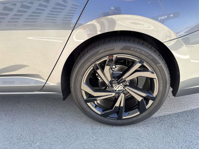 New 2026 Volkswagen Jetta SE FWD image 6