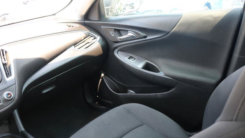 Used 2018 Chevrolet Malibu LT FWD image 15