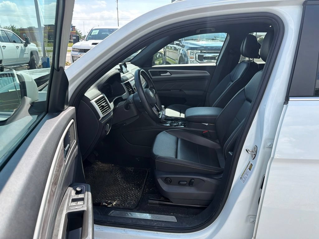 Used 2022 Volkswagen Atlas Cross Sport SE FWD image 6