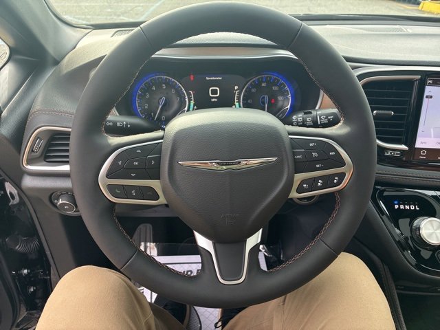 New 2026 Chrysler Pacifica Pinnacle w/ Trailer Tow Group image 13