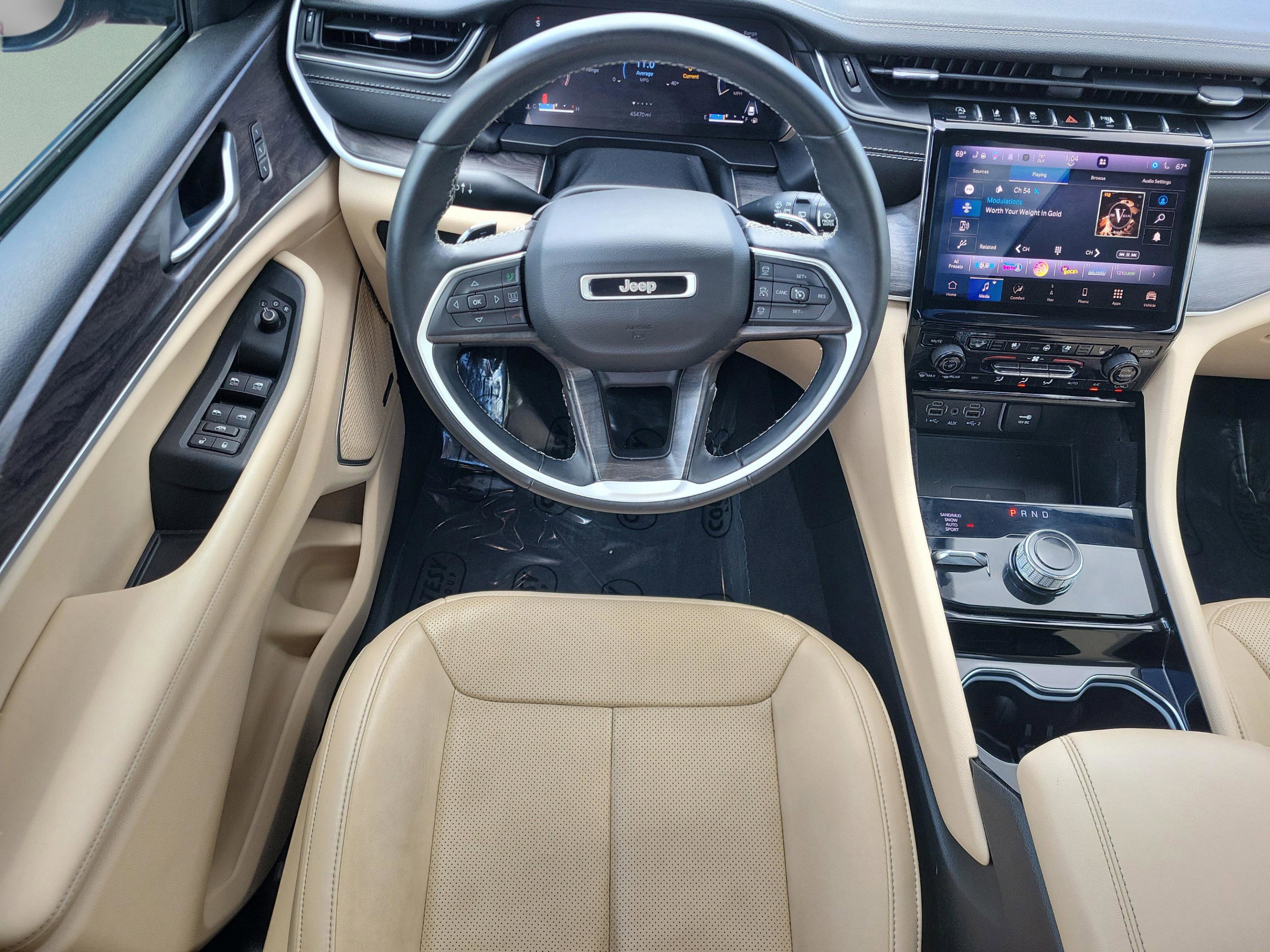 Used 2022 Jeep Grand Cherokee L Limited w/ Luxury Tech Group II image 18