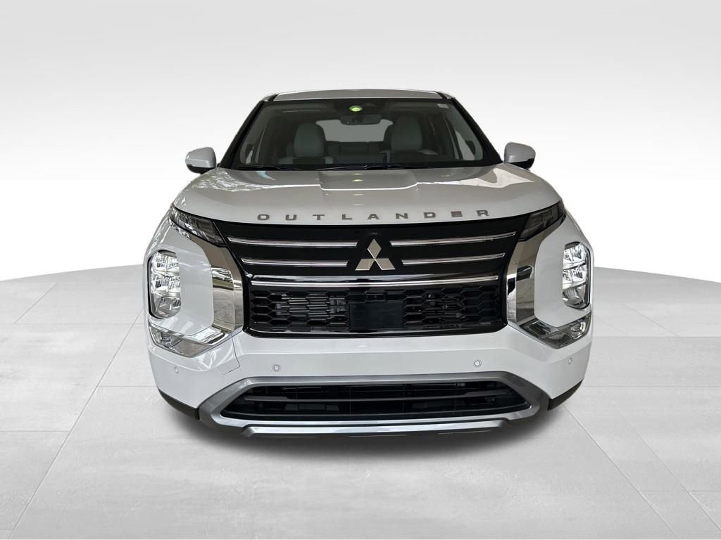 New 2026 Mitsubishi Outlander SE image 13