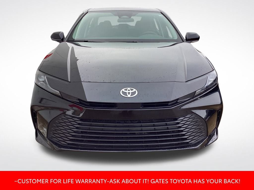 Used 2025 Toyota Camry LE image 2