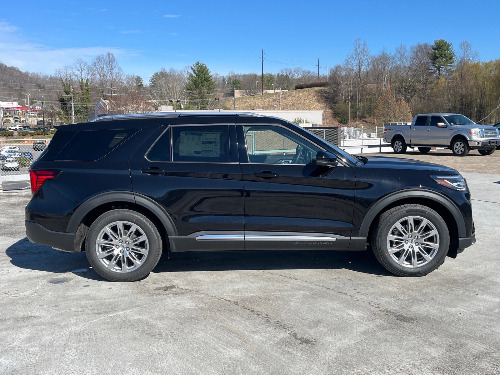 New 2026 Ford Explorer Platinum image 2