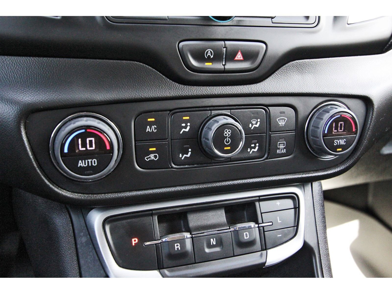 Used 2022 GMC Terrain SLE w/ Driver Convenience Package image 27