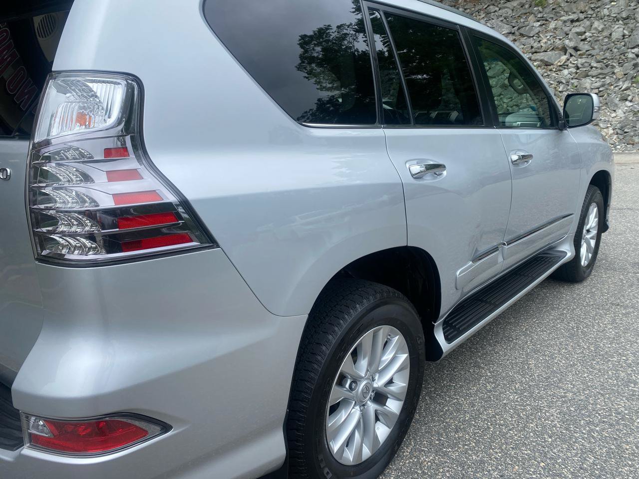 Used 2019 Lexus GX 460 Premium AWD/4WD image 39