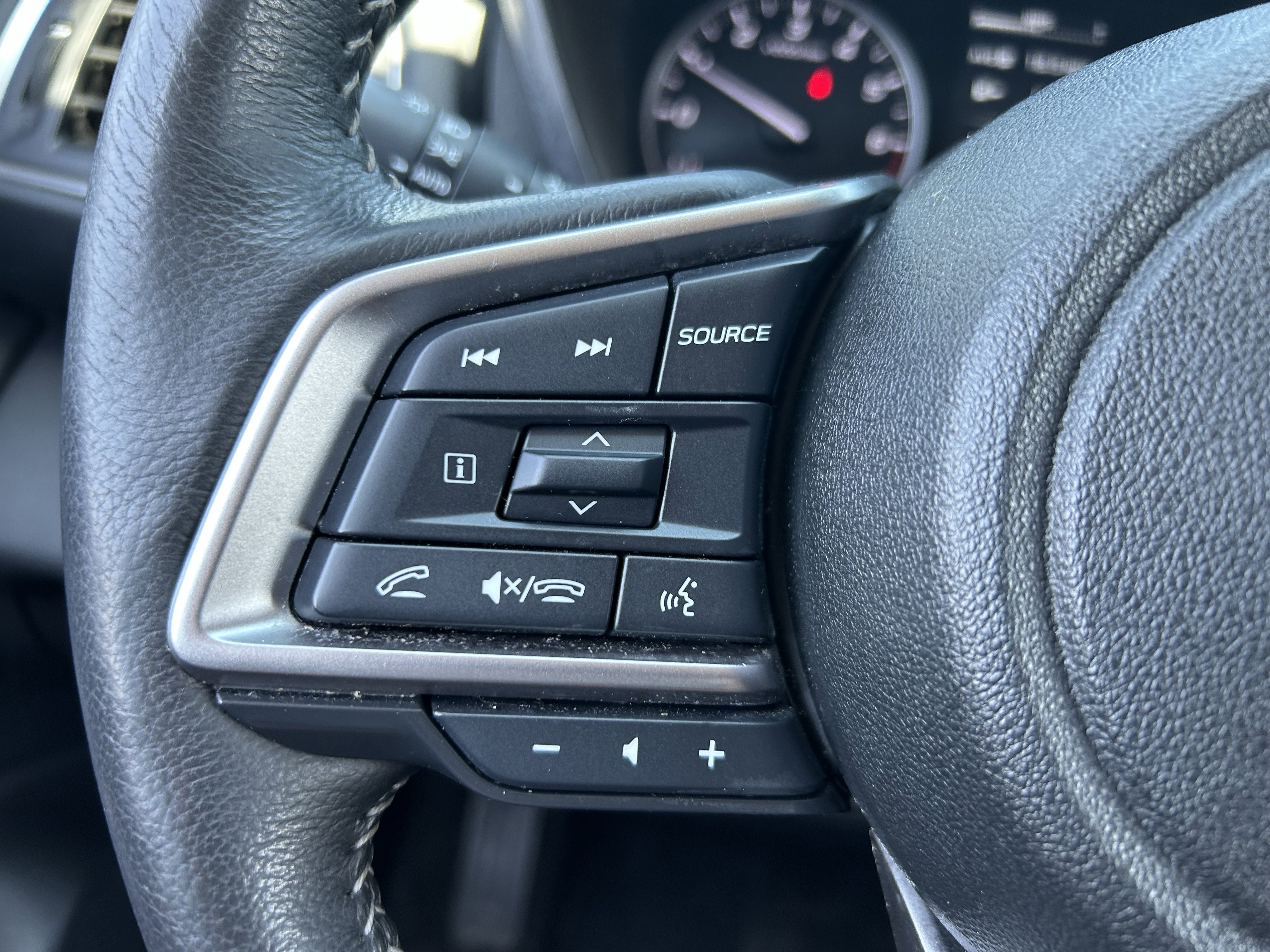 Certified 2023 Subaru Ascent Limited w/ Technology Package AWD/4WD image 18