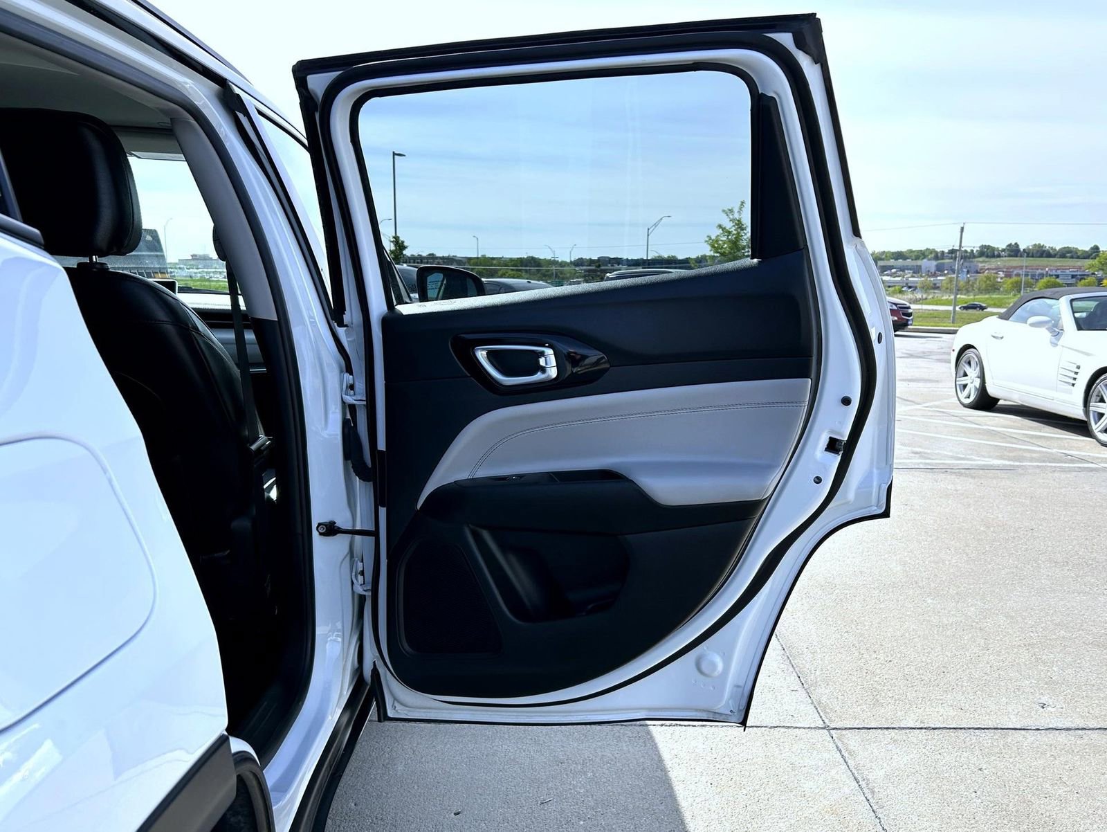 Used 2022 Jeep Compass Limited AWD/4WD image 17