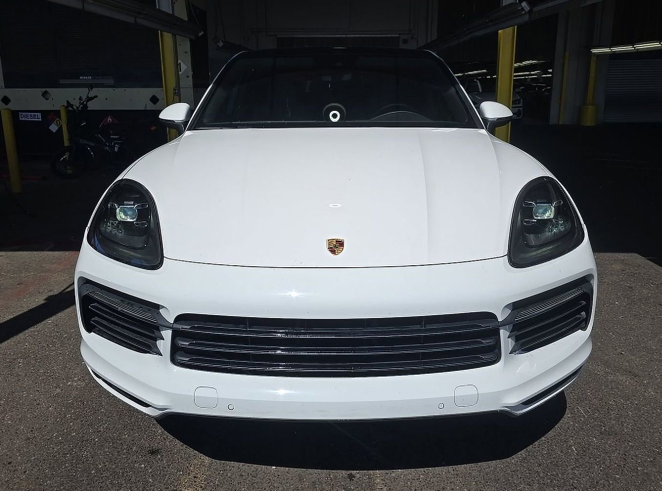 Used 2021 Porsche Cayenne Coupe AWD/4WD image 2