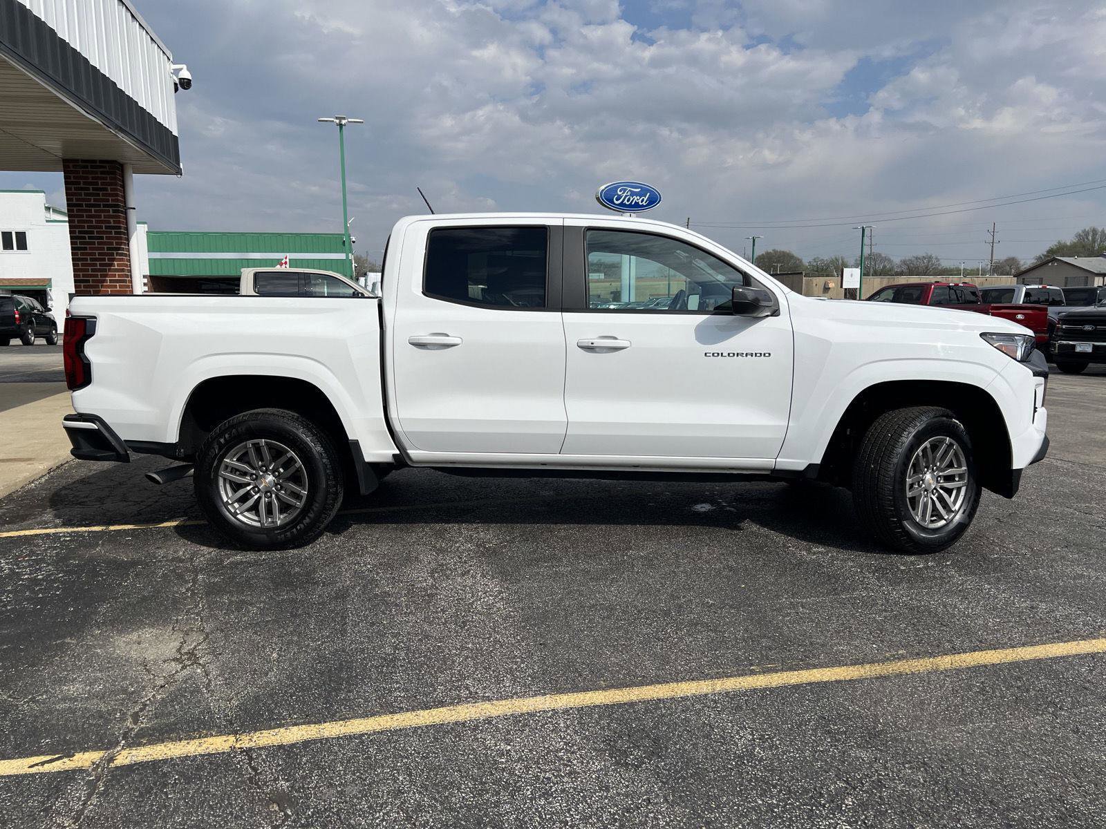 Used 2023 Chevrolet Colorado LT w/ LT Convenience Package RWD image 3